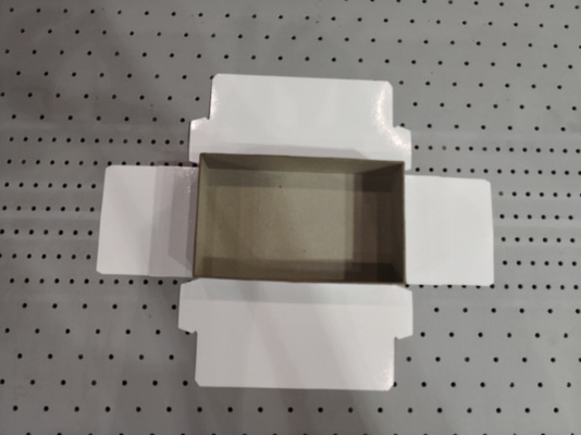Yarı Otomatik Sert Karton Kutu Şekillendirme Makinesi 30pcs / Min