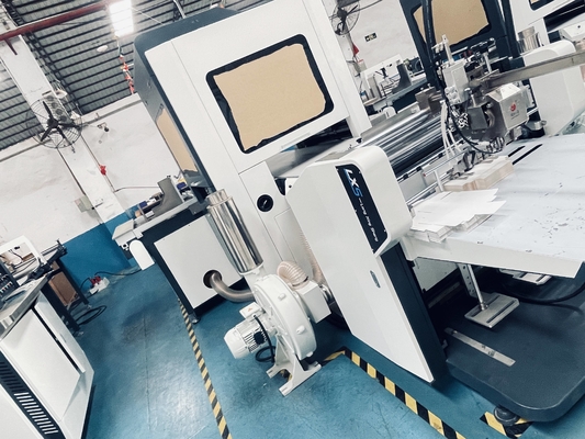 Hardcover Yapım Fabrikası için Otomatik Çok Fonksiyonlu Sert Kutu Yapım Makinesi