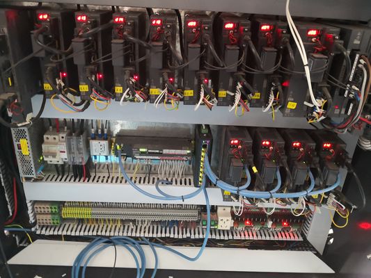 Küçük boyutlu kutu görsel konumlandırma yapmak için otomatik yüksek hızlı akıllı sert kutu yapma makinesi
