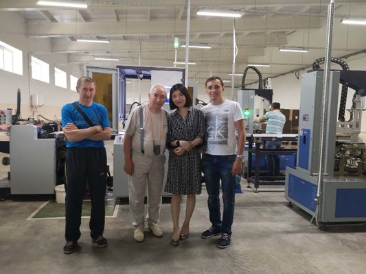 Dakikada 26 Adet Hızla Mobil Sert Kutu Makinesi Hediye Kutusu Yapma Makinesi