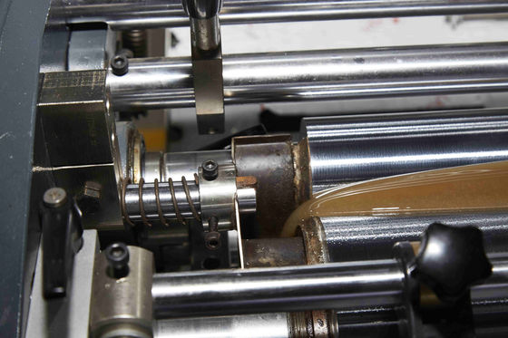 L135XW100mm 1856kg Mobil Kutu Yapma Makinesi Kısa Ayar Süresi