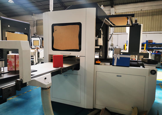 Konumlandırma Parfüm Kutusu Yapıştırma Makinesi Hediye Kutusu Hızı ile Saatte 1400pcs Yapma Makinesi