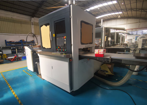 Sert Kutu İçin Hediye Kağıt Yapıştırma Makinesi ISO9001 Kutu Konumlandırma Yapıştırma