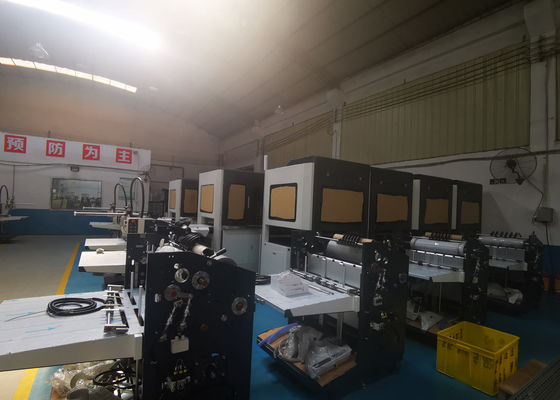 Yapıştırma Konumlandırma ile Lüks Ayakkabı Kutusu Yapma Makinesi L5981XW3182XH2103mm