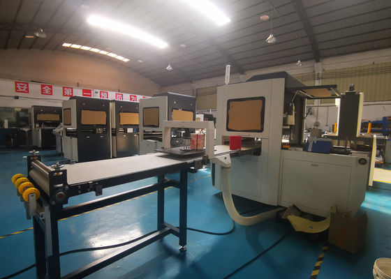 Sert Kutu için LS-450plus High-End Parfüm Kutusu Yapıştırma ve Konumlandırma Makinesi