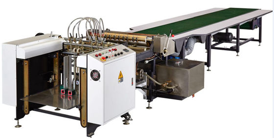 Yüksek hassasiyetle otomatik sıcak erimiş yapıştırıcı kapak kağıt yapıştırma makinesi