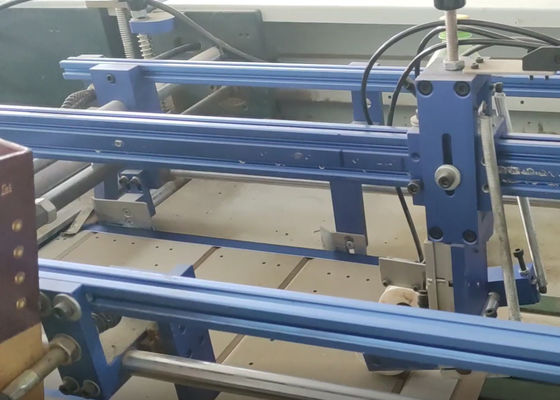 Dört Taraflı Otomatik Kasa Yapma Makinesi Kitap Tipi Şarap Kutusu Sert Kapak Yapma Makinesi