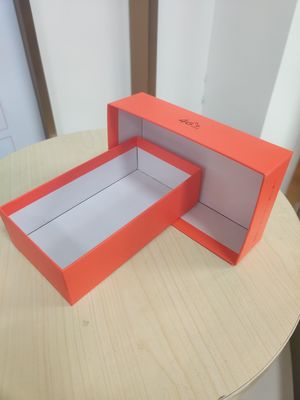 Otomatik besleyici Kağıt besleme yapıştırma makinesi Sert kutu yapımı için