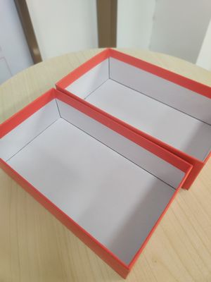 Otomatik besleyici Kağıt besleme yapıştırma makinesi Sert kutu yapımı için